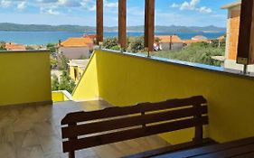 Apartman S Pogledom Na More 3